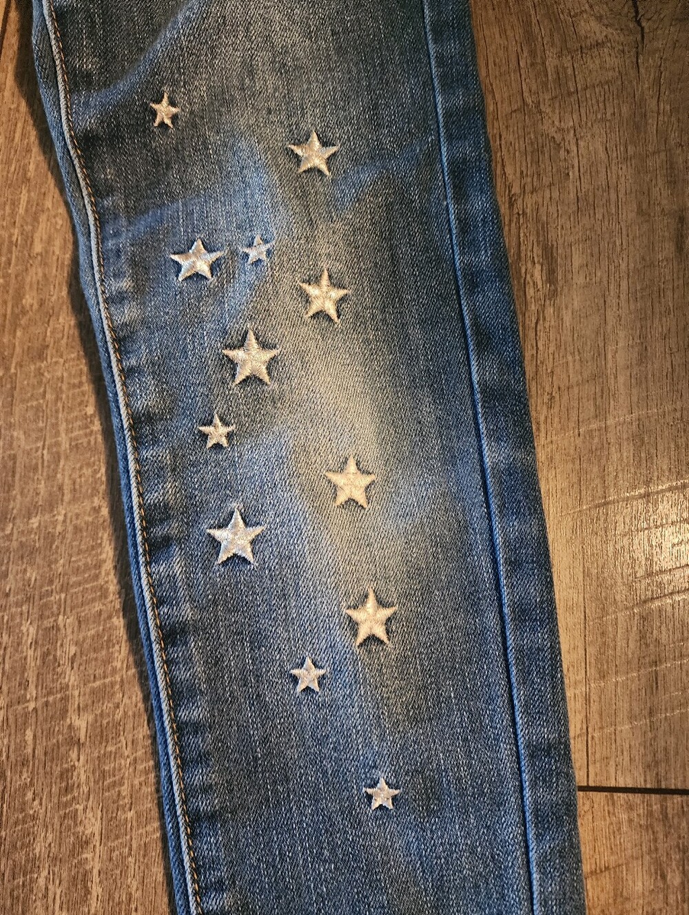 Embroidered Levi's - Picture 5 of 6